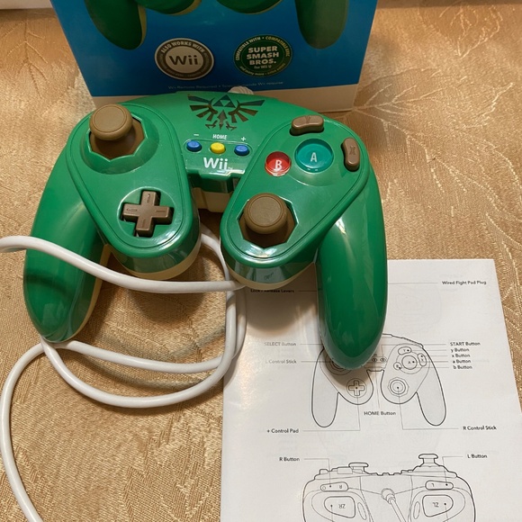 ZELDA Wii U Wired Fight Pad pre-owned very little use. - Picture 2 of 7